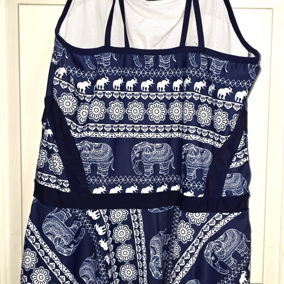 Women Size XLWhite and Blue Summer Dress with Elephants - Picture 3 of 10